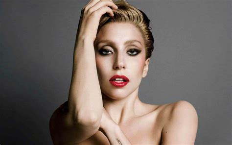 lady gaga nud3|Lady Gaga Poses Nude for Vogue Italia